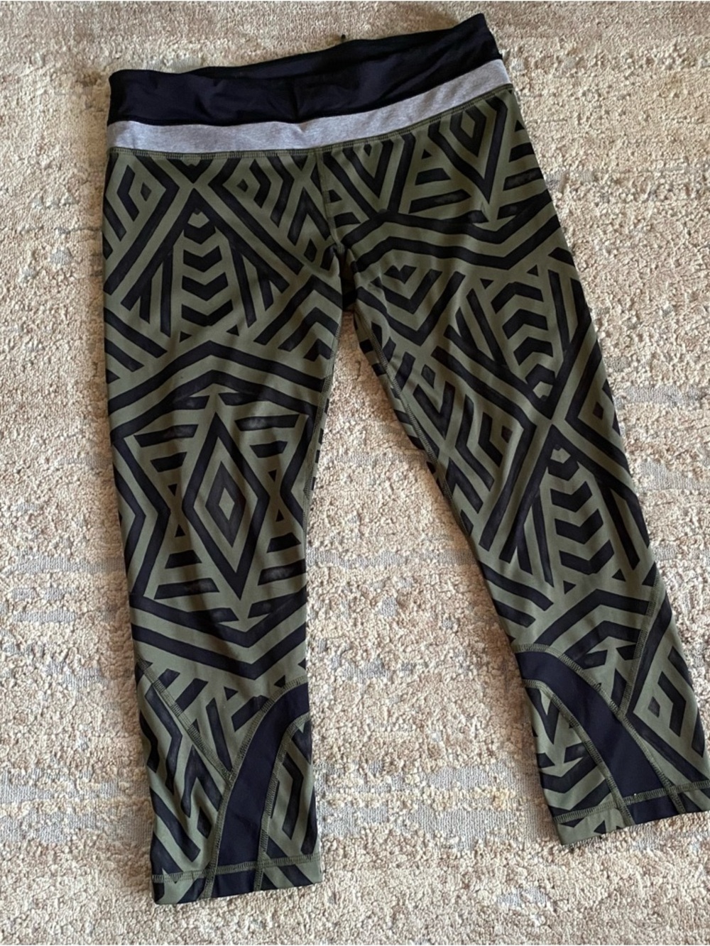 Lululemon Run Inspire Crop II Full On Luxtreme Chevron Shuffle Leggings Pants: 8